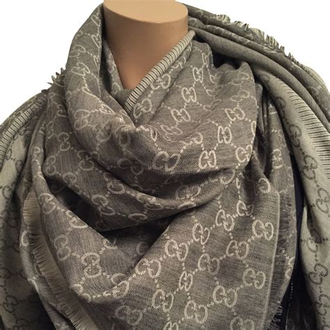 vendo sciarpa usata gucci|Sciarpe, foulard e stole da donna Gucci in seta .